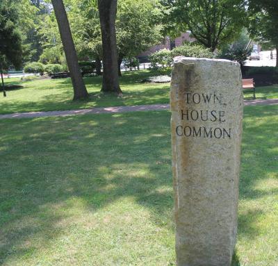 Town House  Common Rock Sign